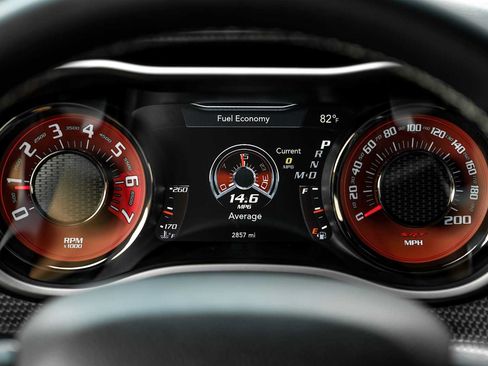 Used 2015 Dodge Challenger SRT Hellcat RWD image 17