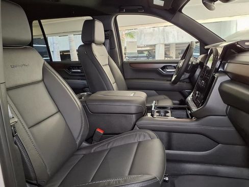 New 2026 GMC Yukon Denali w/ LPO, Floor Liner Package RWD image 6