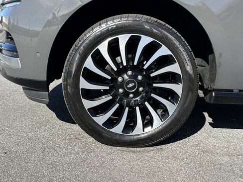 Used 2022 Lincoln Navigator Black Label image 13