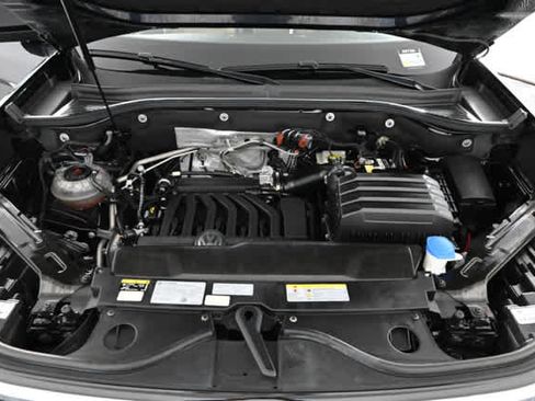 Used 2022 Volkswagen Atlas Cross Sport SE w/ Panoramic Sunroof Package image 30