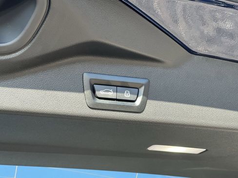 New 2026 BMW X5 xDrive50e w/ M Sport Package image 25