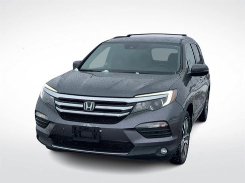 Used 2017 Honda Pilot Touring image 4