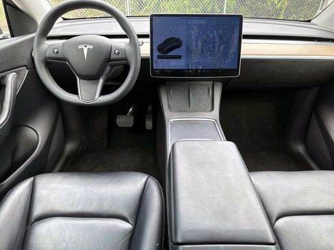 Used 2022 Tesla Model Y Long Range AWD/4WD image 9