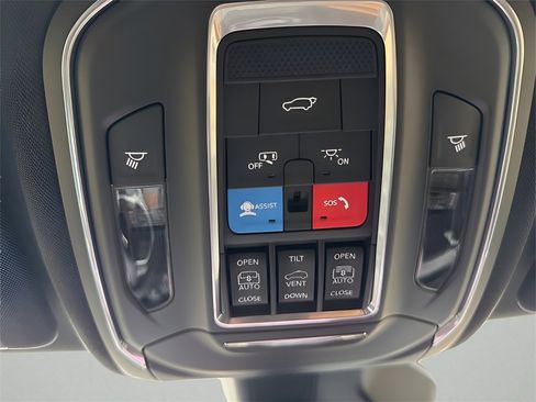 New 2025 Jeep Grand Cherokee L Limited w/ Luxury Tech Group II image 39