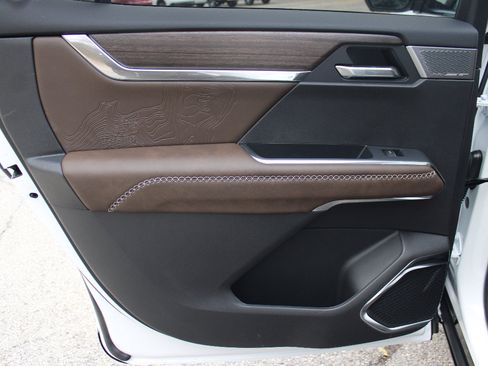 New 2026 GMC Acadia Denali Ultimate w/ LPO, All-Weather Package image 25