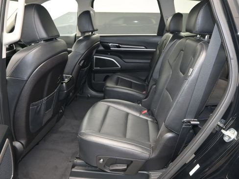 Used 2023 Kia Telluride S w/ S Sunroof Package image 12