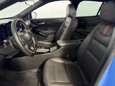 Used 2024 Chevrolet Trax RS w/ Sunroof Package FWD image 22