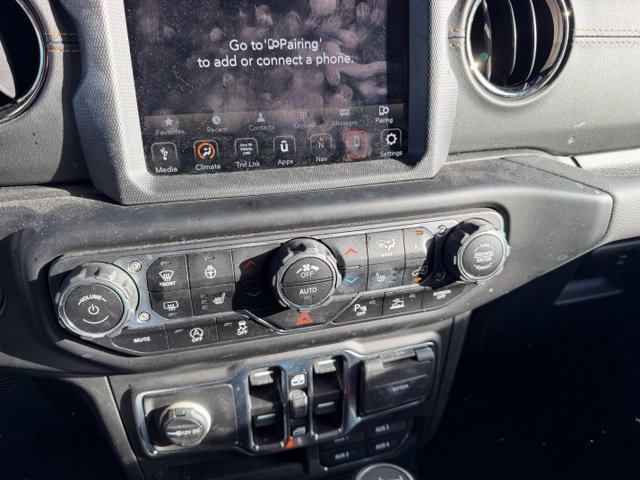Used 2021 Jeep Wrangler Unlimited Sahara AWD/4WD image 16