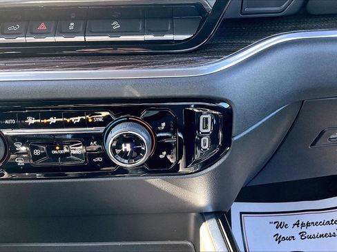 Used 2022 Chevrolet Silverado 1500 RST image 17