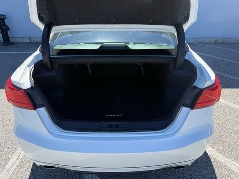 Used 2018 Nissan Maxima 3.5 SV FWD image 10