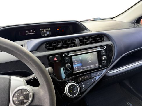 Used 2016 Toyota Prius C Two image 15