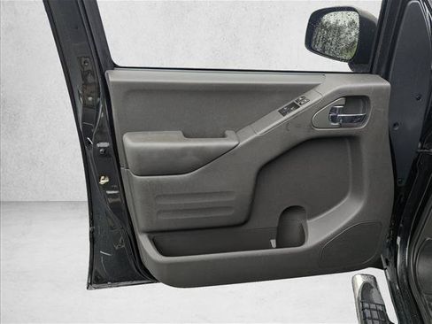 Used 2020 Nissan Frontier S AWD/4WD image 21