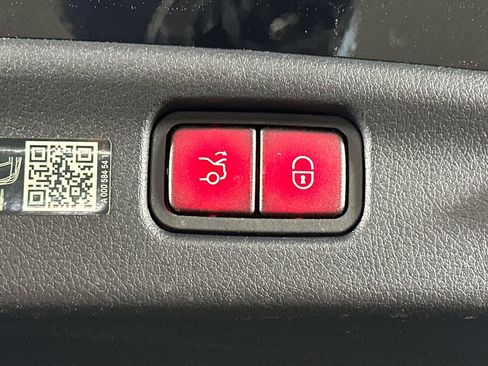 Certified 2024 Mercedes-Benz C 300 Sedan image 21