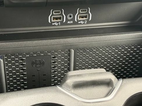 New 2026 RAM 1500 4x4 Crew Cab image 23