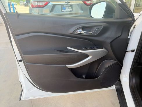 Used 2024 Chevrolet Trax LS FWD image 23