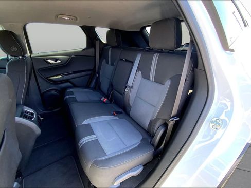 Used 2025 Chevrolet Blazer LT AWD/4WD image 21
