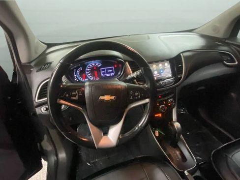 Used 2019 Chevrolet Trax LT w/ Driver Confidence Package FWD image 18