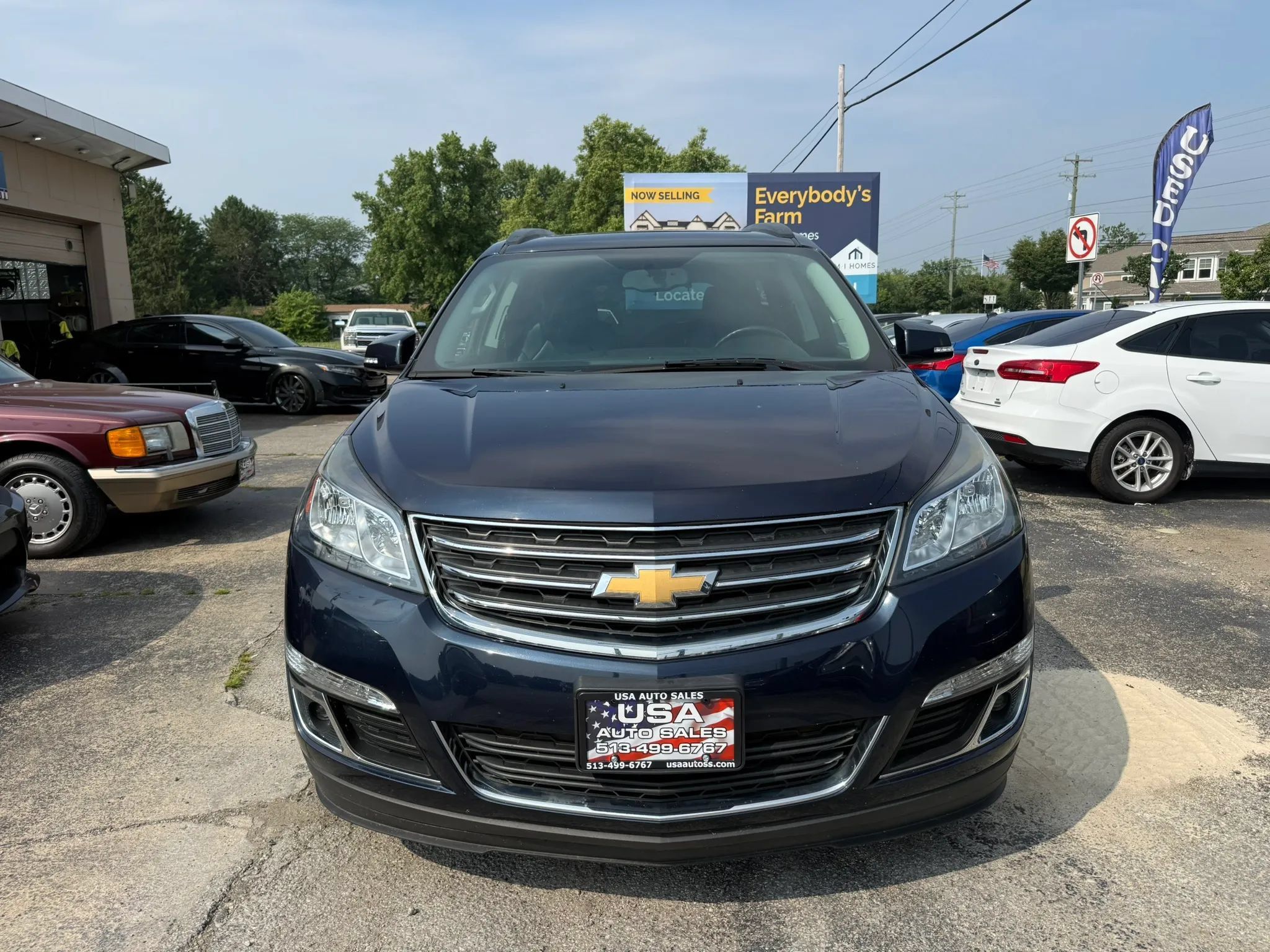 Used 2017 Chevrolet Traverse LT w/ Style and Technology Package FWD image 9