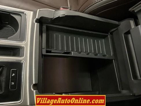 Used 2016 Ford F150 Platinum w/ Equipment Group 701A Luxury image 23