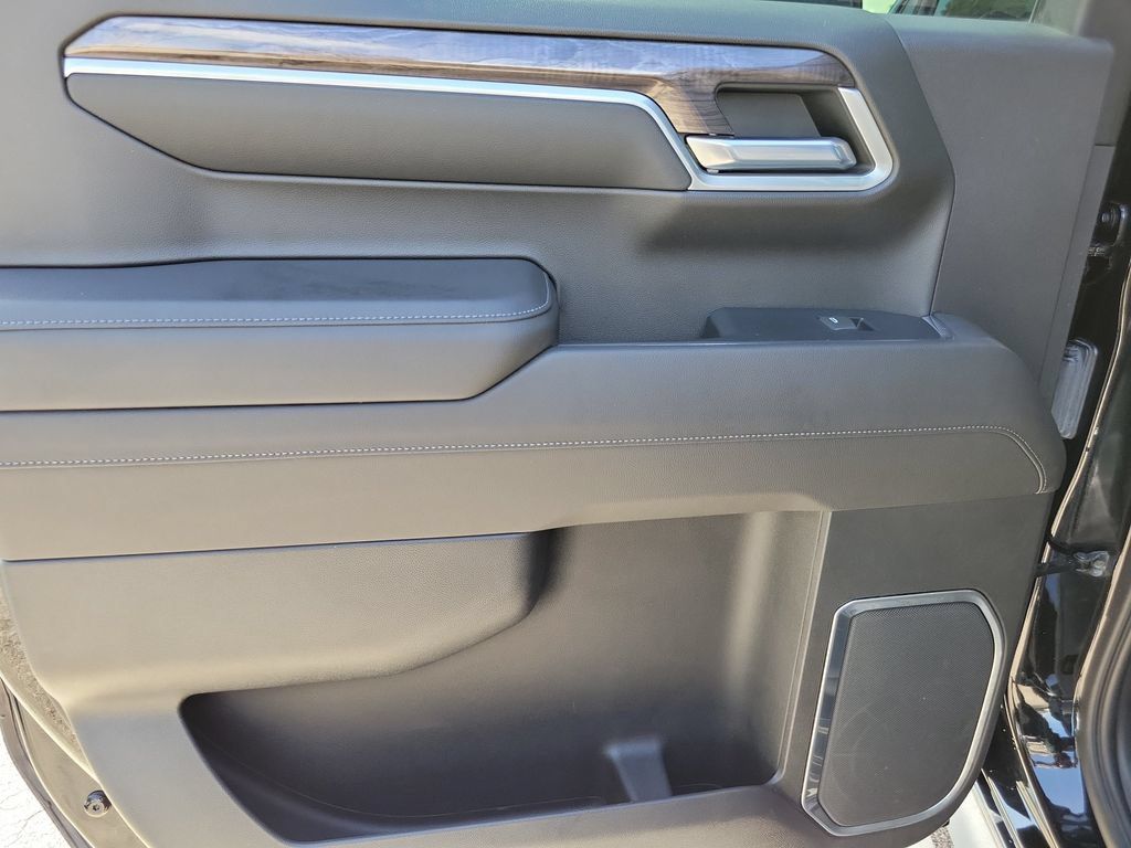 Used 2022 Chevrolet Silverado 1500 LTZ w/ Technology Package AWD/4WD image 20