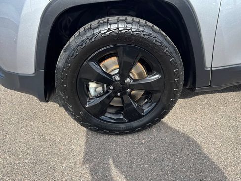 Used 2017 Jeep Cherokee Sport AWD/4WD image 27
