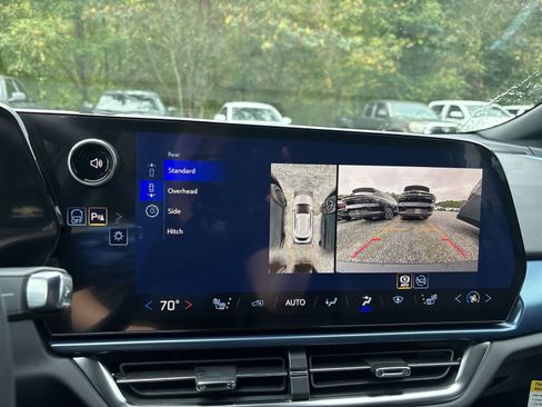 New 2026 Chevrolet Equinox EV LT image 20