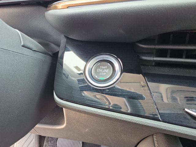 Used 2025 Buick Envision Avenir AWD/4WD image 30