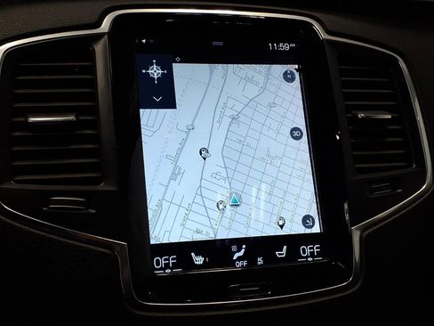 Used 2016 Volvo XC90 T6 Momentum image 13