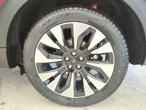 New 2026 Ford Explorer Platinum w/ LUX Leather Package image 9