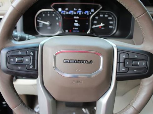 Used 2021 GMC Yukon Denali w/ Denali Ultimate Package image 18