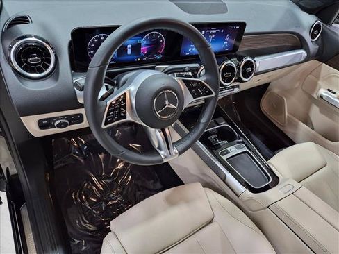 Used 2026 Mercedes-Benz GLB 250 image 10