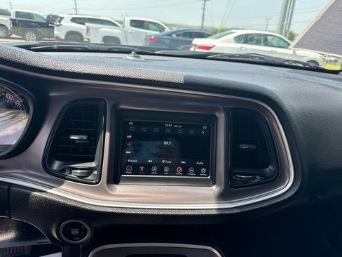 Used 2022 Dodge Challenger SXT w/ Driver Convenience Group RWD image 20