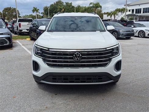 Used 2025 Volkswagen Atlas SE w/ Black Wheel Package image 3