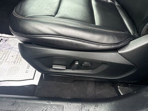 Used 2021 Ford Explorer XLT w/ Equipment Group 202A image 33