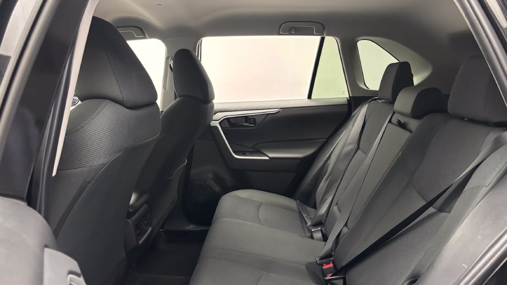 Certified 2025 Toyota RAV4 LE FWD image 27
