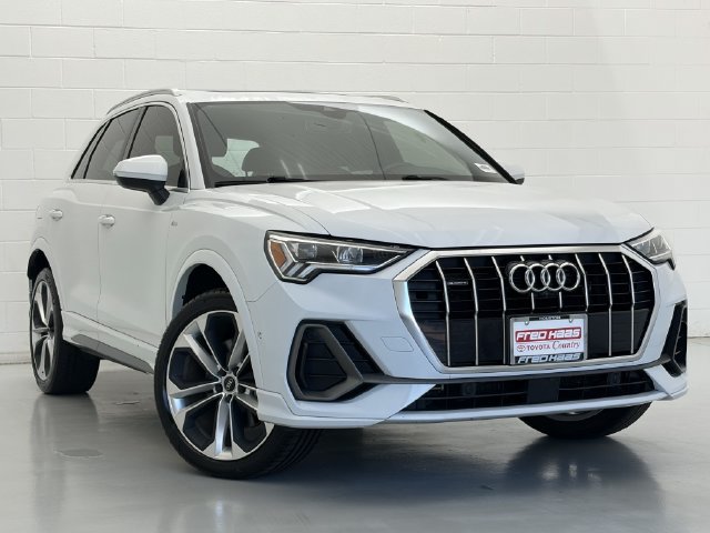 Used 2021 Audi Q3 2.0T Premium Plus w/ Premium Plus Package AWD/4WD image 2