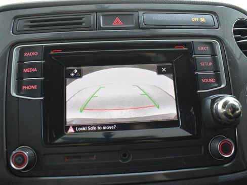 Used 2017 Volkswagen Tiguan Limited FWD image 14