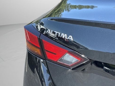 Certified 2024 Nissan Altima 2.5 SR w/ SR Premium Package FWD image 18