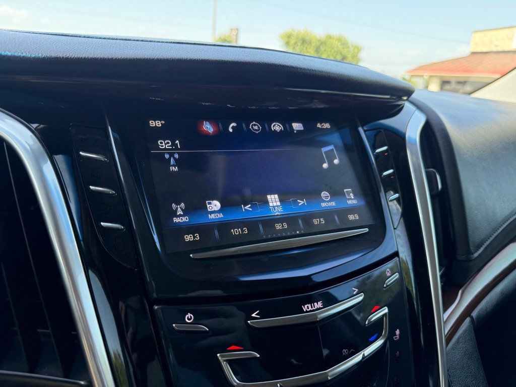 Used 2020 Cadillac Escalade Premium Luxury RWD image 38