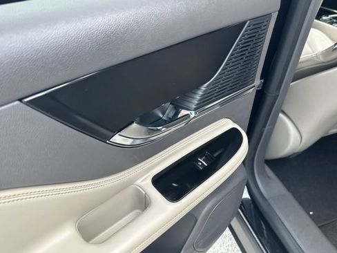 Certified 2022 Lincoln Corsair FWD image 12