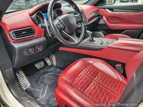 Used 2019 Maserati Levante GTS image 10