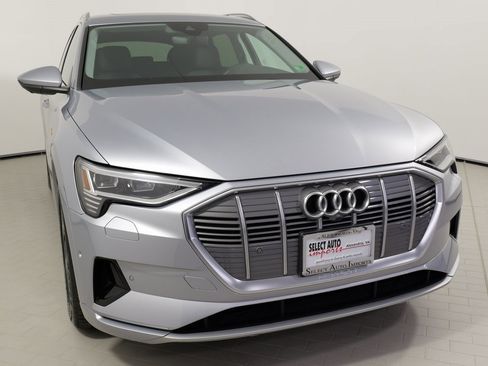Used 2022 Audi e-tron Premium Plus w/ Premium Plus Package image 20
