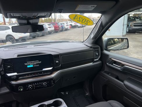 Used 2024 Chevrolet Silverado 1500 LT image 36