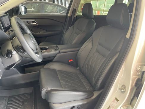 Certified 2024 Nissan Rogue Platinum w/ Platinum Premium Package image 14