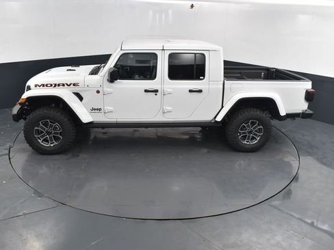 New 2025 Jeep Gladiator Mojave w/ Safety Group image 33