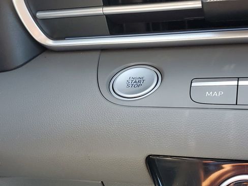 Used 2025 Hyundai Elantra SEL image 27