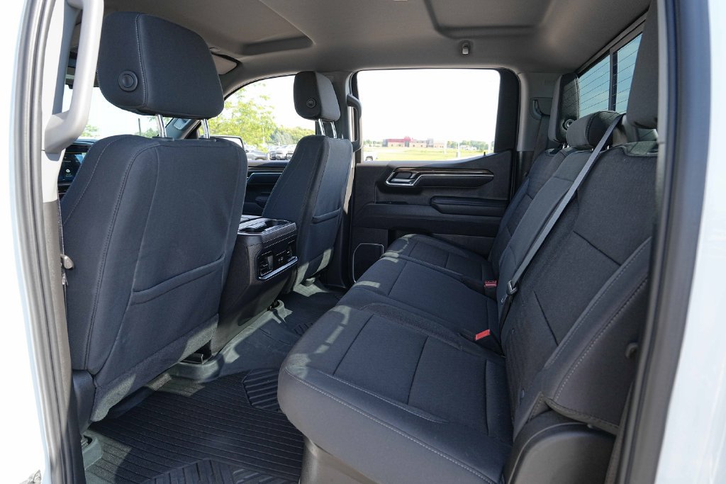 Used 2025 Chevrolet Silverado 1500 LT Trail Boss w/ Convenience Package II AWD/4WD image 19