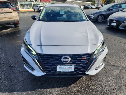 New 2025 Nissan Altima 2.5 SR image 3