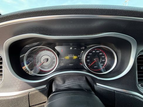 Used 2016 Dodge Charger R/T Scat Pack w/ Technology Group RWD image 18