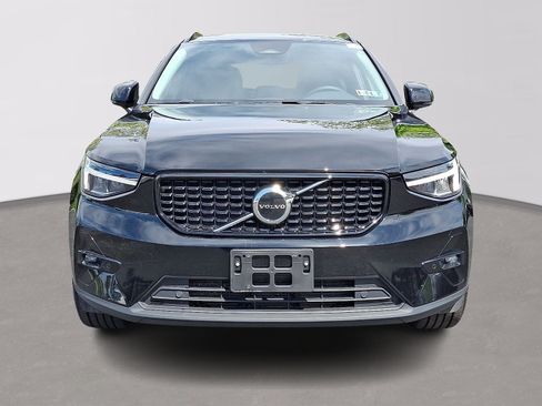 Used 2023 Volvo XC40 B5 Plus w/ Climate Package AWD/4WD image 2